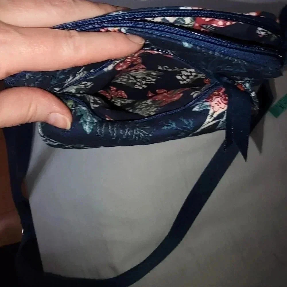 VERA Bradley purse - Picture 4 of 14